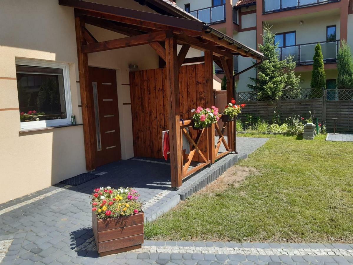 Apartamenty I Domki Mierzeja シュトゥトボ エクステリア 写真